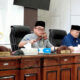 Wakil Bupati Solok Selatan, H. Yulian Efi dalam rapat paripurna DPRD tentang penyampaian jawaban pemerintah atas pandangan umum fraksi-fraksi DPRD terhadap Ranperda Pertanggungjawaban Pelaksanaan APBD Tahun Anggaran 2025