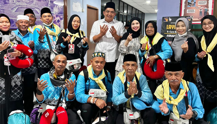 Bupati Roby Kurniawan sambut kedatangan Jemaah Haji Bintan di Tanah Air