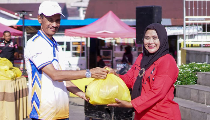 Wakil Bupati H. Yulian Efi, dalam Car Free Day (CFD) Pemerintah Kabupaten Solok Selatan di Ruang Terbuka Hijau (RTH) Solok Selatan, Padang Aro