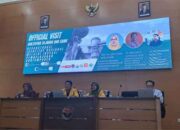 2 Dosen UNP Jadi Pembicara Kuliah Umum di UPI Bandung 10 Dosen Departemen Sejarah Universitas Negeri Padang (UNP), Prof. Dr. Siti Fatimah, M.Pd., M.Hum. (kanan) dan Dr. Ridho Bayu Yefterson, M.Pd. (kiri), jadi Pembicara Kuliah Umum di UPI Bandung