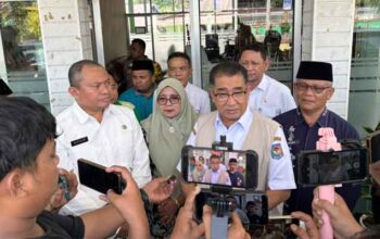 Kasus Dugaan Bom di MAN 3 Padang, Kemendagri Tegaskan Bukan Kasus Terorisme 6 Dirjen Polpum Kemendagri, Prof. Akmal Malik saat berkunjung ke MAN 3 Padang