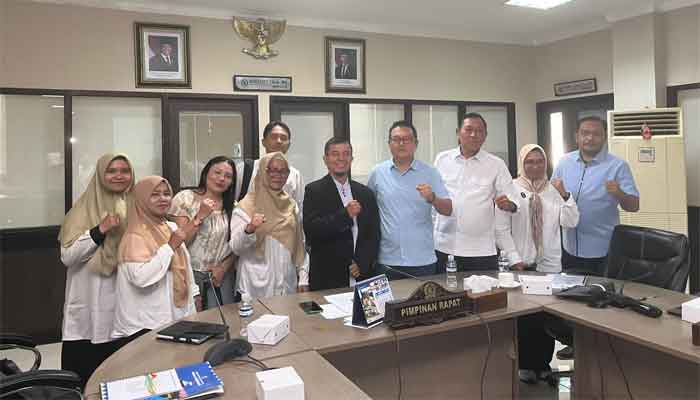 Amburadulnya Disdik Dipimpin Andi Agung, Komisi IV DPRD Kepri Berang di Hadapan Guru ASN PPPK 1 Audiensi IPNP dengan Komisi IV DPRD Kepri terkait hak guru asn pppk