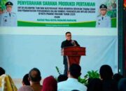 Dorong Petani Tanam Cabai, Wako Padang Panjang Serahkan Bantuan Sarana Produksi Pertanian