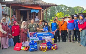 Bupati Muba Perintahkan Penanganan Darurat dan Bantuan bagi Korban Rumah Longsor di Lais 4 Pemkab Muba salurkan bantuan bagi Korban Rumah Longsor di Lais