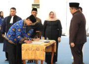Lantik 40 PNS dan Pejabat Fungsional, Bupati Bintan Tekankan Integritas dan Pelayanan Berkualitas 9 Bupati Bintan, Roby Kurniawan lantik 40 PNS dan Pejabat Fungsional