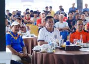 Pendopo Berubah Jadi "Stadion Mini", Bupati Muba Nobar Piala Dunia 2026 Bersama Warga 9 Bupati Muba, H. M. Toha Tohet bersama Wakil Bupati Kyai Abdur Rohman Husen Nobar Piala Dunia 2026 bersama Warga