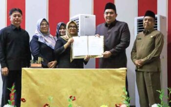 DPRD Bintan Sahkan Ranperda Pertanggungjawaban Pelaksanaan APBD 2025 4 DPRD Kabupaten Bintan Sahkan Ranperda Pertanggungjawaban Pelaksanaan APBD 2025