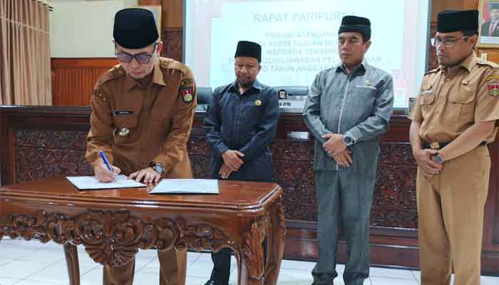 DPRD bersama Pemko Bukittinggi Sepakati Ranperda Pertanggungjawaban Pelaksanaan APBD 2025 Menjadi Perda 1 DPRD Kota Bukittinggi Setujui Ranperda Pertanggungjawaban Pelaksanaan APBD 2025 Menjadi Perda