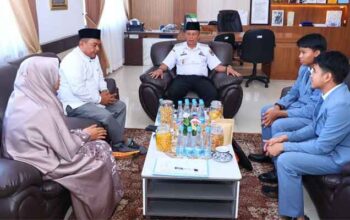 Pemko Payakumbuh Dukung Inovasi "Bonsimi Urang Rantau" Karya Siswa ICBS Menuju FIKSI Tingkat Nasional 5 Wakil Wali Kota Payakumbuh, Elzadaswarman menerima kunjungan silaturahmi siswa Insan Cendekia Boarding School (ICBS)