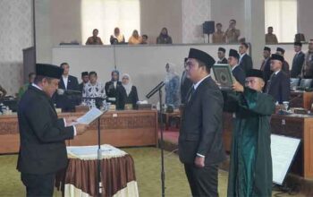 Pelantikan Fadli Aulia sebagai Anggota DPRD Dharmasraya Pengganti Antar Waktu