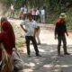Perangkat Desa Balai Batu Sandaran bersama Mahasiswa KKN UNP Laksanakan Goro di Dusun Beringin