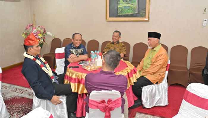 Gubernur Mahyeldi Sambut Kedatangan Kapolda Sumbar yang Baru, Irjen Pol Djati Wiyoto Abadhy