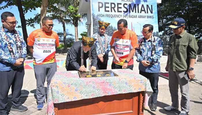 Gubernur Sumbar Resmikan Operasional Radar Frekwensi Tinggi BMKG di Pariaman 1 Gubernur Sumbar Resmikan Operasional Radar Frekwensi Tinggi BMKG di Pariaman