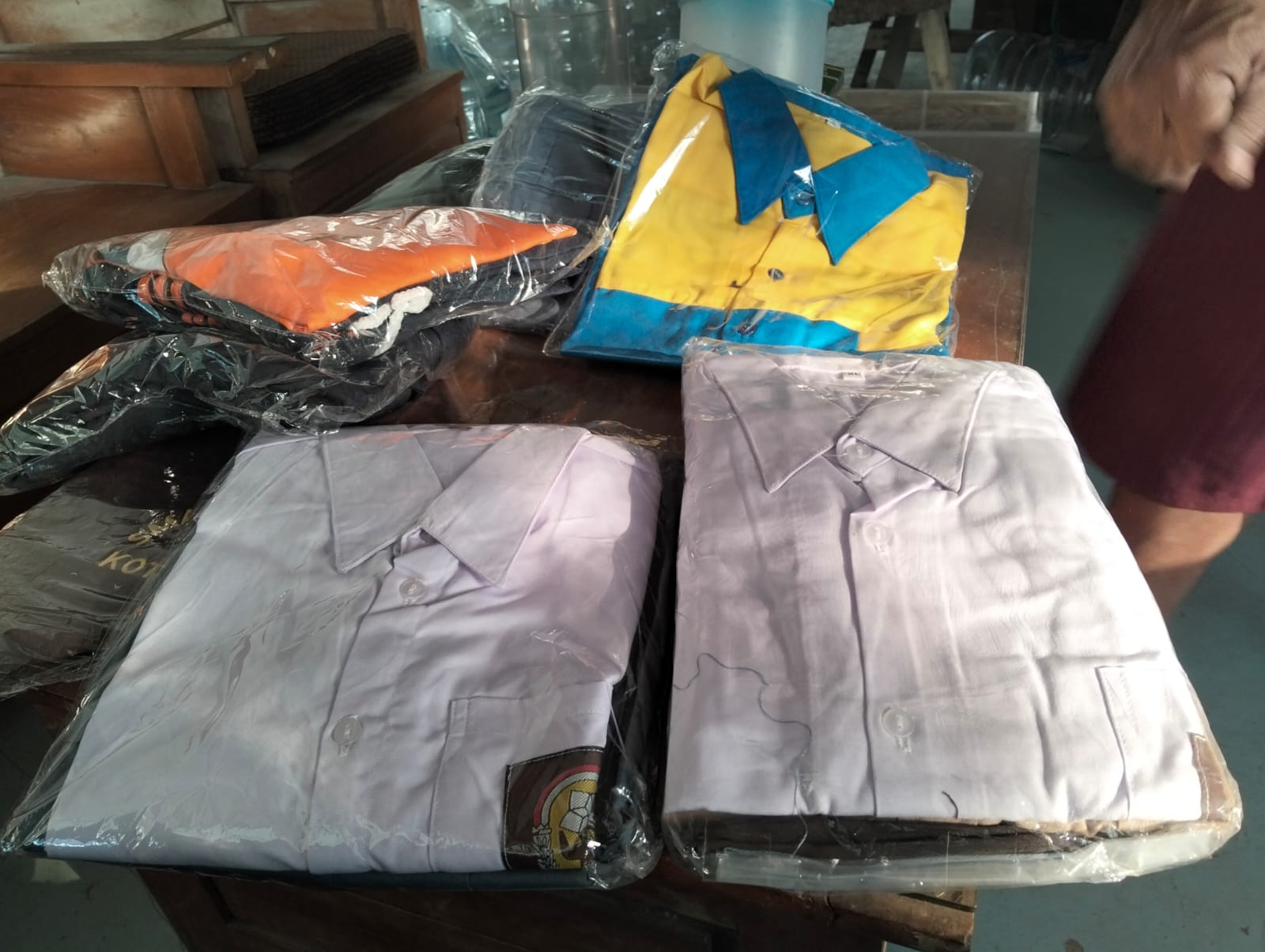 Dugaan Monopoli Pengadaan Seragam SMKN 1 Doko Disorot, Selisih Harga Tembus Ratusan Ribu Rupiah 1 IMG 20260713 WA0048