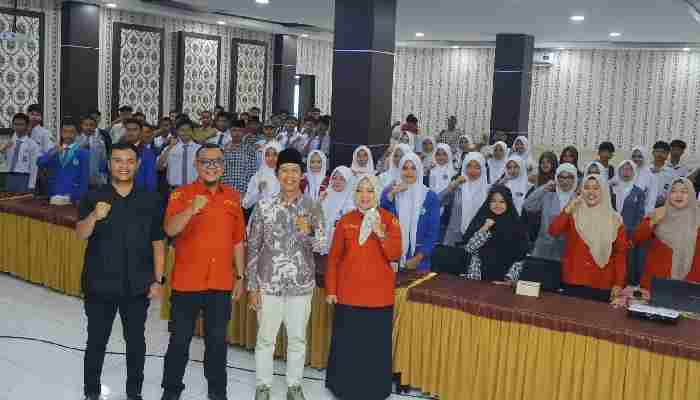 Pemko Payakumbuh Bekali Pengurus OSIS dengan Pendidikan Politik 1 Pemko Payakumbuh Bekali Pengurus OSIS dengan Pendidikan Politik
