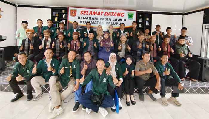Mahasiswa KKN di Pasia Laweh Manfaatkan Penundaan Penyuluhan dengan Diskusi Ilmiah Bidang Hukum