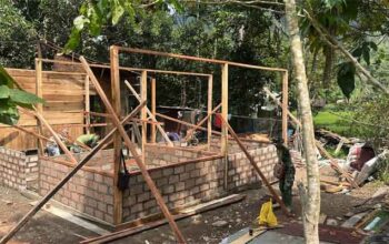 TMMD ke-129 di Jorong Buluh Kasok, Misnawati Dapat Bantuan Rehab Rumah Tidak Layak Huni 3 Satgas TMMD ke-129 di Jorong Buluh Kasok rehab rumah Misnawati