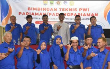 Hadiri Pelantikan Pengurus PWI Padang Pariaman, Ketua DPRD Kota Pariaman: Pers Pilar Demokrasi 3 Ketua DPRD Kota Pariaman, Muhajir Muslim hadiri Pelantikan Pengurus PWI Padang Pariaman/Pariaman
