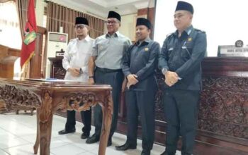 Pemko dan DPRD Bukittinggi Tandatangani Nota Persetujuan Perda Pajak dan Retribusi Daerah