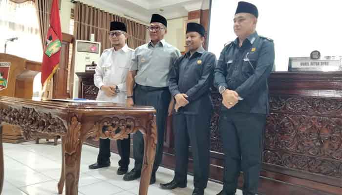 Pemko dan DPRD Bukittinggi Tandatangani Nota Persetujuan Perda Pajak dan Retribusi Daerah