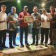 Komitmen Keterbukaan Informasi Bersama Insan Pers, PWI Sumbar Anugerahi Kapolres 50 Kota Penghargaan
