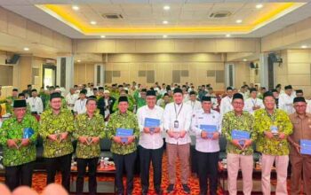 Ketua DMI Sumbar Dorong Peningkatan Kualitas Ibadah melalui Pelatihan Akustik Masjid di UNP Hotel and Convention 5 Ketua DMI Sumbar, Prof. Ganefri dalam Pelatihan Akustik Masjid di UNP Hotel and Convention