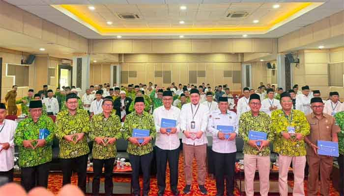 Ketua DMI Sumbar Dorong Peningkatan Kualitas Ibadah melalui Pelatihan Akustik Masjid di UNP Hotel and Convention 1 Ketua DMI Sumbar, Prof. Ganefri dalam Pelatihan Akustik Masjid di UNP Hotel and Convention