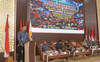 Bupati Benny Dwifa Yuswir beri sambutan dalam Rapat Koordinasi Pengurus KONI Kabupaten Sijunjung