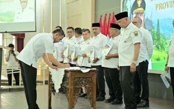Sumbar Jadi Provinsi Pertama Tuntaskan Kesepakatan Lahan Pertanian Pangan Berkelanjutan 7 Pemprov Sumbar bersama seluruh pemerintah kabupaten dan kota menandatangani Berita Acara Kesepakatan Luasan Lahan Pertanian Pangan Berkelanjutan (LP2B)