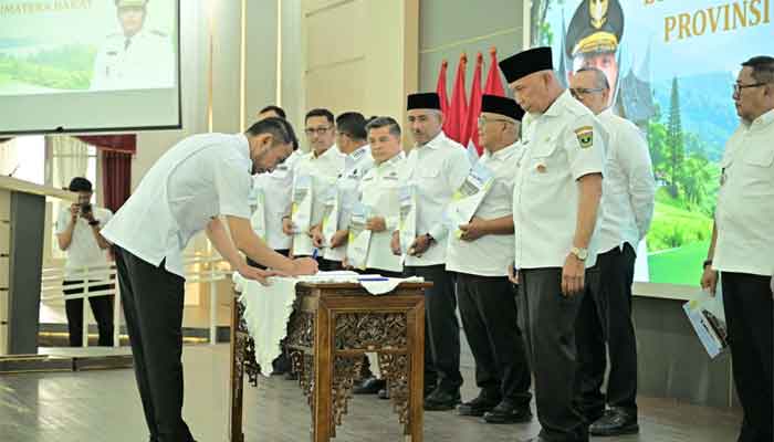 Sumbar Jadi Provinsi Pertama Tuntaskan Kesepakatan Lahan Pertanian Pangan Berkelanjutan 1 Pemprov Sumbar bersama seluruh pemerintah kabupaten dan kota menandatangani Berita Acara Kesepakatan Luasan Lahan Pertanian Pangan Berkelanjutan (LP2B)