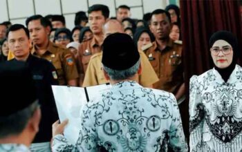 Pengukuhan Erniati Khairunas sebagai Bunda Guru Kabupaten Solok Selatan