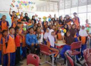 Pertamina Patra Niaga Perkuat Edukasi Lingkungan Melalui Program SEKAR di Kawasan Pesisir Medan 9 Pertamina Patra Niaga Perkuat Edukasi Lingkungan Melalui Program SEKAR di SD Negeri 068426, Kelurahan Nelayan Indah, Kecamatan Medan Labuhan, Kota Medan