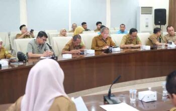 Pemkab Muba Tertibkan Izin Perusahaan untuk Dongkrak Pendapatan Daerah 3 Rapat Kerja Tim Optimalisasi Pendapatan Asli Daerah Pokja Legalitas Pelaku Usaha yang digelar di Ruang Rapat Serasan Sekate, Gedung Sekretariat Daerah Muba