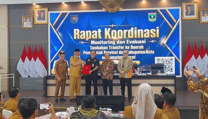 Rapat Monitoring dan Evaluasi Percepatan Rehabilitasi dan Rekonstruksi Pascabencana Sumatera Barat