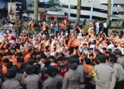 Gelar Aksi Demo di DPRD Bukittinggi, Ratusan Mahasiswa Tuntut Evaluasi Kinerja Satpol PP