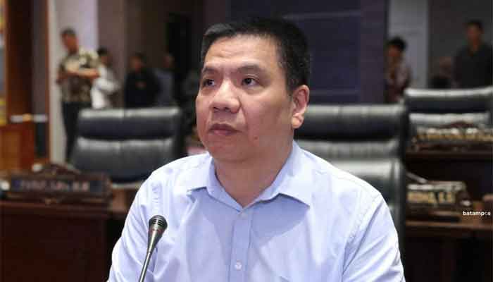 Anggota DPRD Kepri, Rudy Chua, saat rapat kerja evaluasi pelaksanaan SPMB Tahun 2026