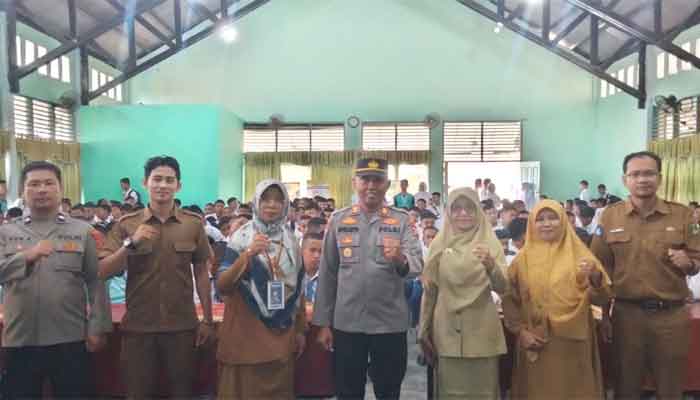 Sat Binmas Polres Sawahlunto Sosialisasikan Bahaya Judi Online di SMKN 2
