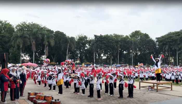 Ribuan Siswa TK se-Kota Padang Tampilkan Senam Minang Ceria Karya Dosen UNP 1 Ribuan Siswa TK se-Kota Padang Tampilkan Senam Minang Ceria Karya Dosen UNP