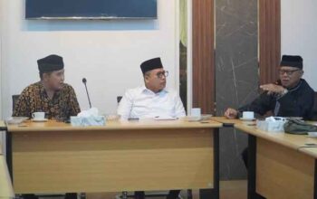 Pemko Padang Panjang bersama Niniak Mamak dan KAN Perkuat Sinergi Pemanfaatan Tanah Ulayat untuk Dukung Pembangunan 3 Wako Padang Panjang, Hendri Arnis bersama Niniak Mamak Anam Koto Kecamatan X Koto dan Kerapatan Adat Nagari (KAN) Bukit Surungan memperkuat sinergi pemanfaatan tanah ulayat untuk pembangunan