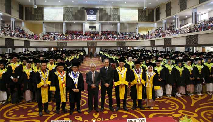 Universitas Negeri Padang Gelar Wisuda ke-142 1 Universitas Negeri Padang (UNP) gelar Wisuda ke-142