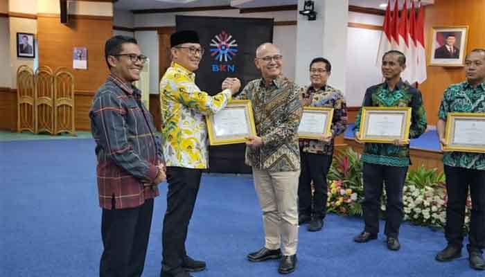 Raih Akreditasi A dari BKN, UPT Layanan Psikologi UNP Berwenang Lakukan Asesmen Kompetensi ASN Hingga JPT Pratama 1 UPT Layanan Psikologi UNP raih Akreditasi A sebagai Lembaga Penilaian Kompetensi ASN dari BKN
