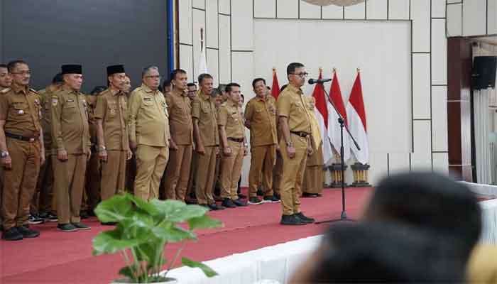 Bupati Solsel Instruksikan Camat dan Wali Nagari Masifkan Sosialisasi Pilwana Serentak 2026 1 Bupati Khairunas memimpin Apel Gabungan ASN Pemkab Solok Selatan