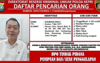 Ditreskrimum Polda Kepri Serahkan Tersangka dan Barang Bukti Kasus Dugaan Penipuan 3 DPO Polda Kepri
