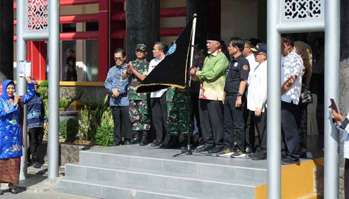 Gubernur Sumbar, Mahyeldi melepas Pawai Parade Kendaraan dalam rangka Peringatan Hari Anti Narkotika Internasional (HANI) Tahun 2026