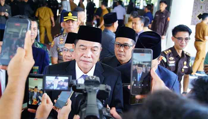 Respon Video Aspirasi Warga di Media Sosial, Pemkab Muba Tegaskan Terbuka terhadap Kritik 1 Bupati Muba, HM Toha Tohet berikan keterangan pers
