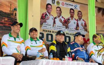 Sekda Bintan Hadiri Pembukaan POPDA X Kepri di Coastal Area Karimun 2 Sekretaris Daerah Kabupaten Bintan, Ronny Kartika, menghadiri pembukaan Pekan Olahraga Pelajar Daerah (POPDA) X Provinsi Kepulauan Riau Tahun 2026