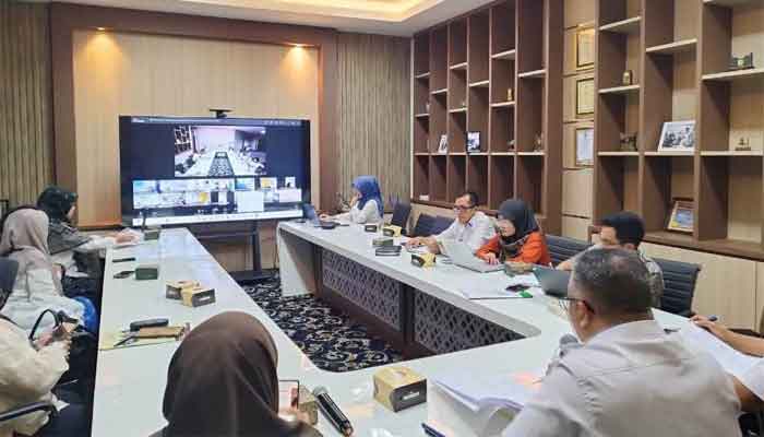 Pemkab Solok Selatan Segera Perbaharui Data Luas Baku Sawah 1 Rapat evaluasi dua mingguan progres penginputan data LBS melalui aplikasi SIMSALABIM yang digelar di Ruang Rapat Bupati Solok Selatan