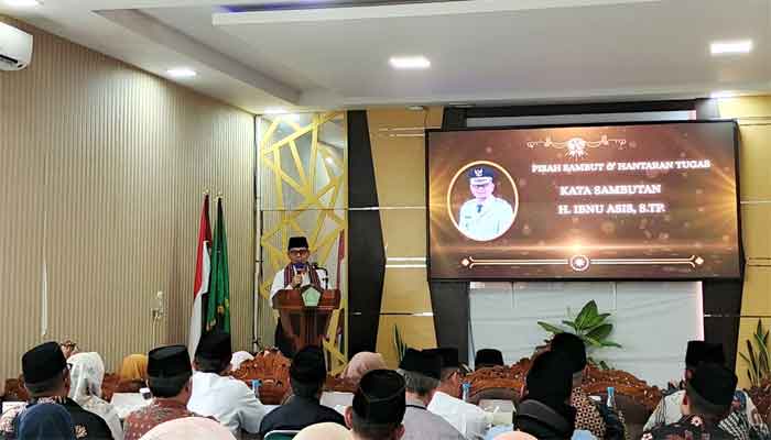 Wawako Ibnu Asis berikan sambutan dalam acara pisah sambut Kakan Kemenag Kota Bukittinggi