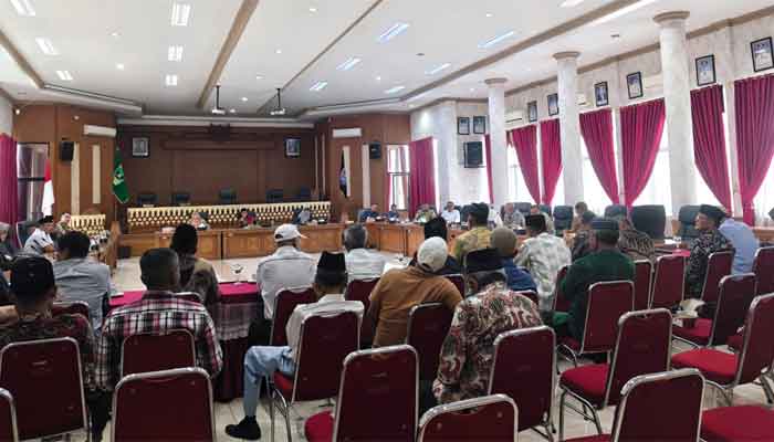 RDP dengan DPRD, Boy Sandi: Pemko Payakumbuh Mesti Duduk Bersama Tokoh Adat Nagari Koto nan Godang dan Koto nan Ampek 1 Suasana RDP tokoh adat Nagari Koto nan Godang dan Koto nan Ampek dengan DPRD Kota Payakumbuh