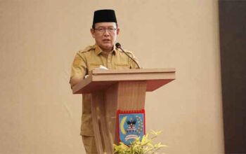KPK Laksanakan Monitoring Implementasi Indikator Kota Ber-Aksi di Payakumbuh 7 Wali Kota Payakumbuh, Zulmaeta berikan sambutan dalam Monitoring Implementasi Indikator Kabupaten/Kota Ber-Aksi oleh KPK